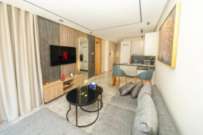 Twenty Four Inn 306
